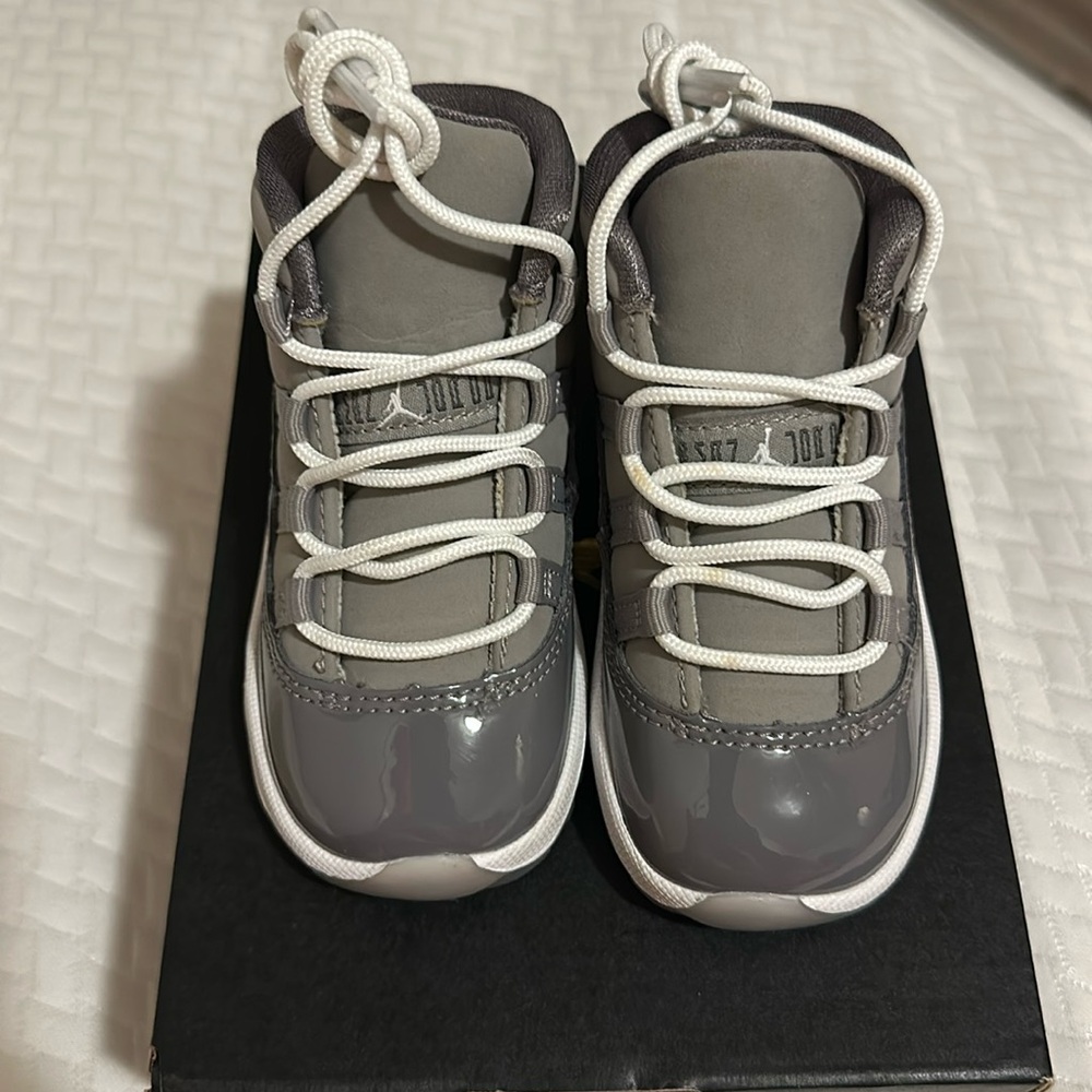 Classic Cool Grey Retro 11s